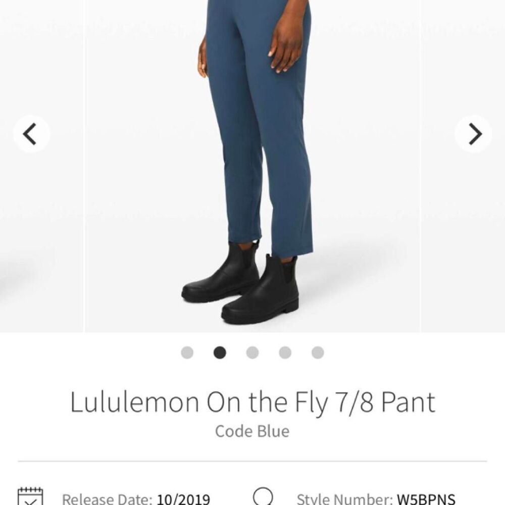 Lululemon Women's Blue and Navy Trousers